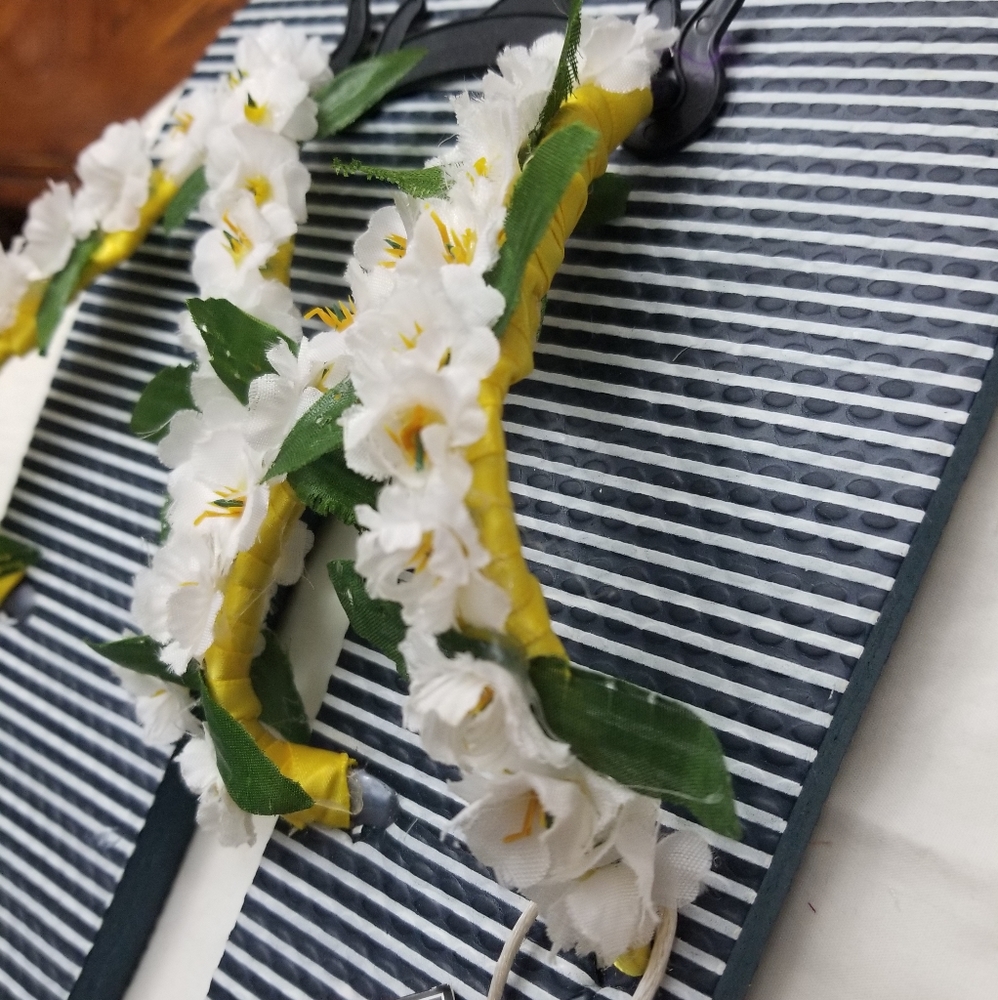 Floral Flip Flops - Picture 2 of 6